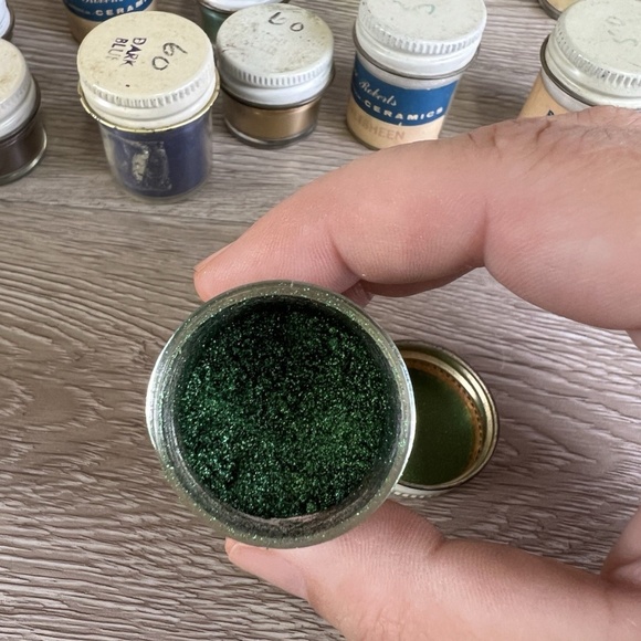 VTG Glass Bottles of Metal Luster Powder Paint for Ceramics Lot Of 32 from 1960s - Picture 6 of 8